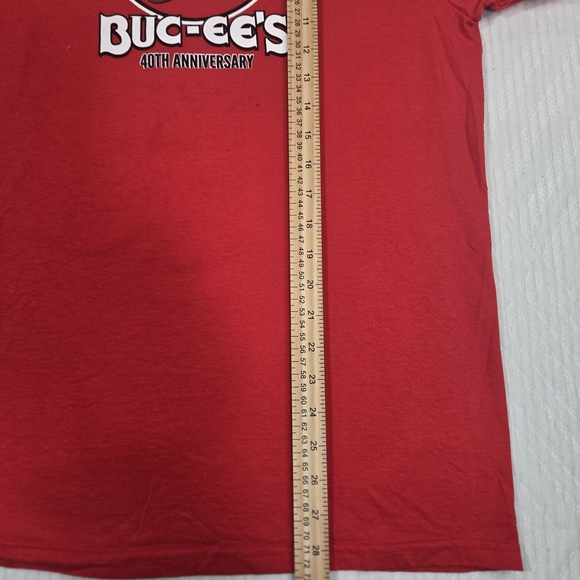 Buc-ee's Vintage 40th Anniversary Red Short Sleeve Tee Size L - Picture 4 of 5